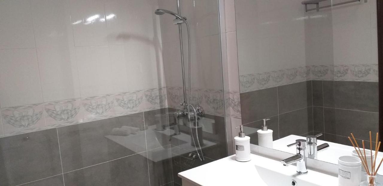 Pretty Sunny Guest Apartment Lagos Ngoại thất bức ảnh